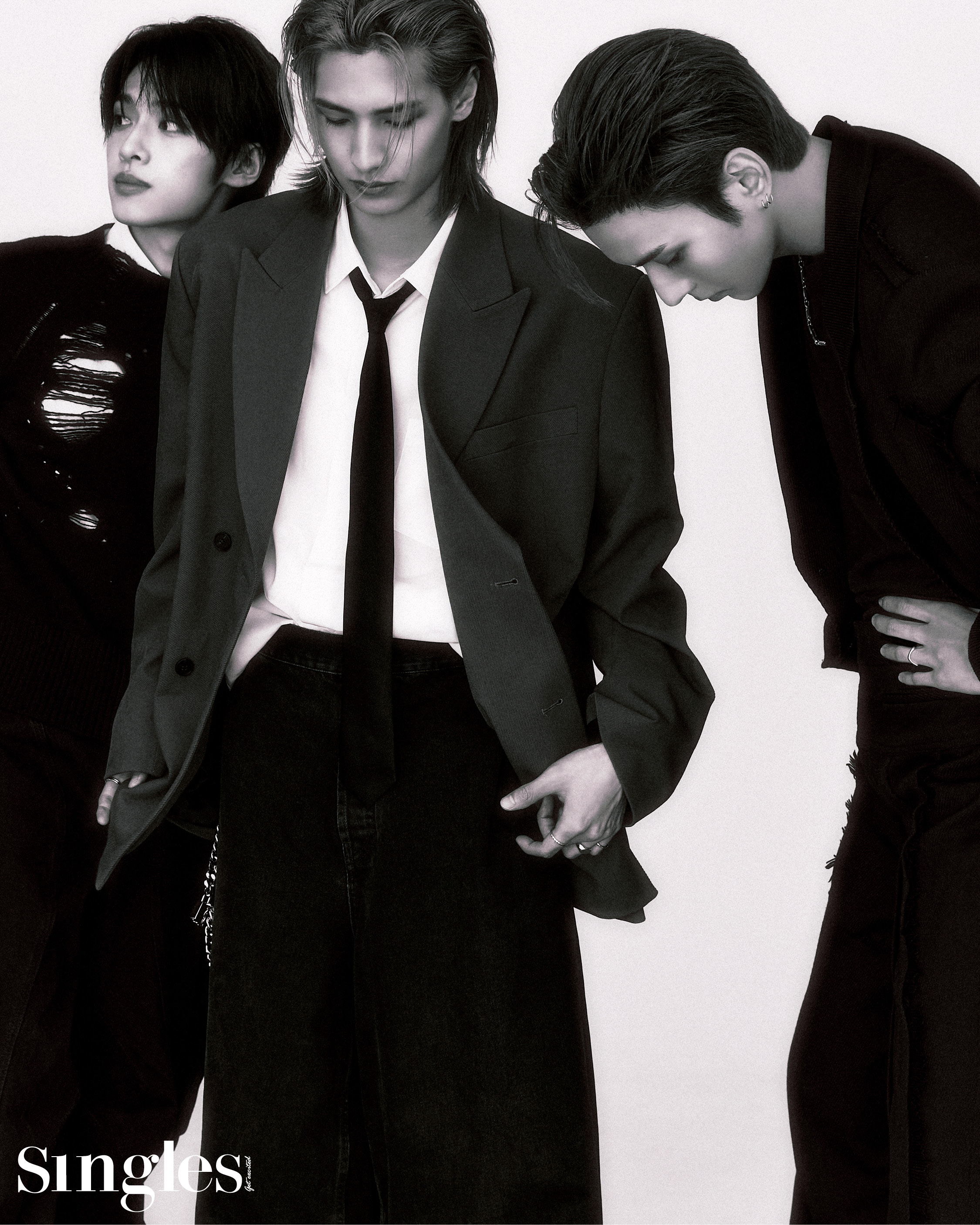 싱글즈 화보, 셀럽 화보, 엑스디너리 히어로즈, 리브 앤 폴, 건일, 정수, 가온, 오드, 준한, 주연, 누메로벤투노, 앤더슨벨, 디앤써, 오프화이트